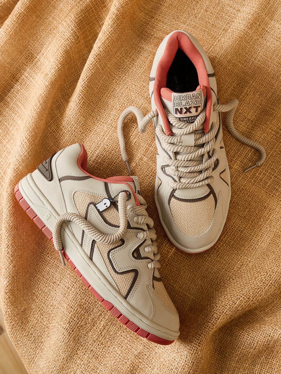 Unisex Casual Streetwear Sneakers – Breathable Lace-Up Comfort Shoes for Men & Women